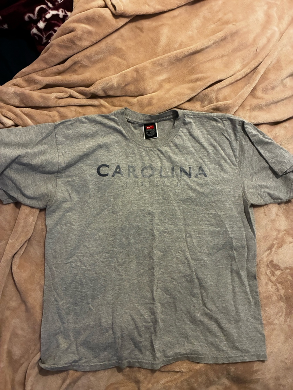 💰5/$10 Nike Gray 'Carolina' Short Sleeve Crewneck T-Shirt